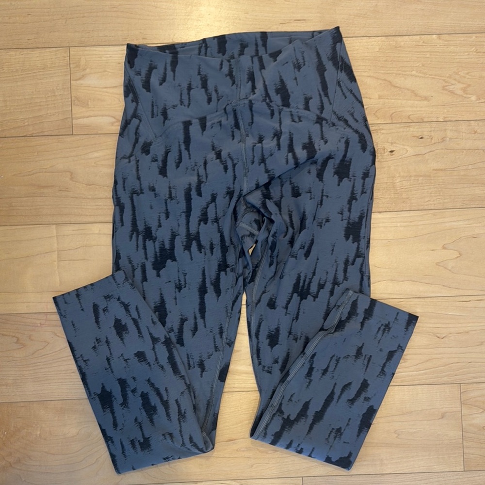 Lululemon Base Pace Legging